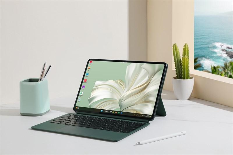 Huawei MateBook E 2023 nhỏ gọn và nhẹ nên có tính linh hoạt cao