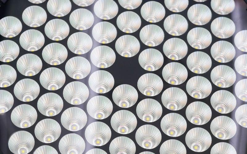 IR ARRAY LED có tầm nhìn xa tốt từ 30 đến 60m