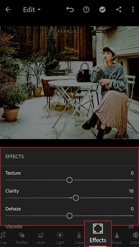 alt text: Điều chỉnh chi tiết ảnh trong Lightroom Mobile