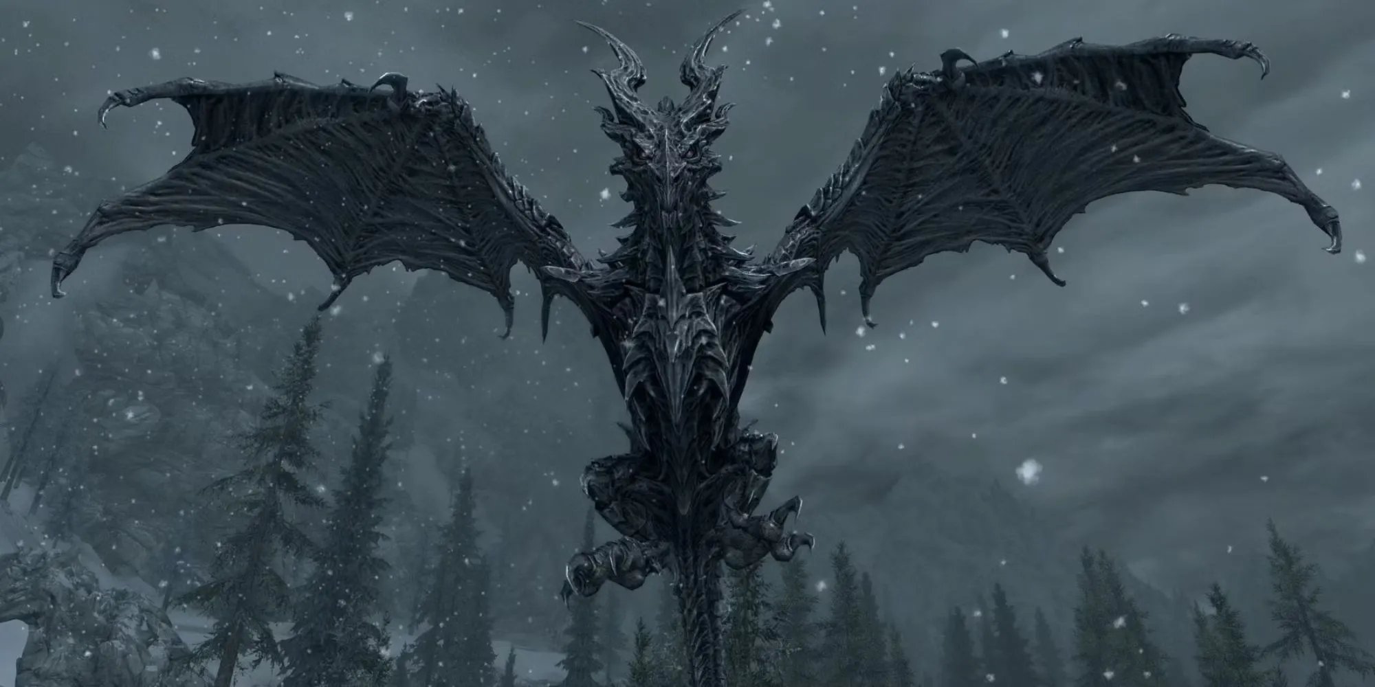 Alduin, con rồng đen khổng lồ, đang bay lượn trên bầu trời Skyrim