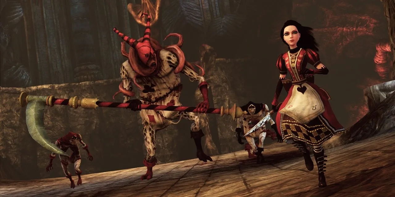 Alice chạy trốn khỏi những quân bài lính trong Alice: Madness Returns