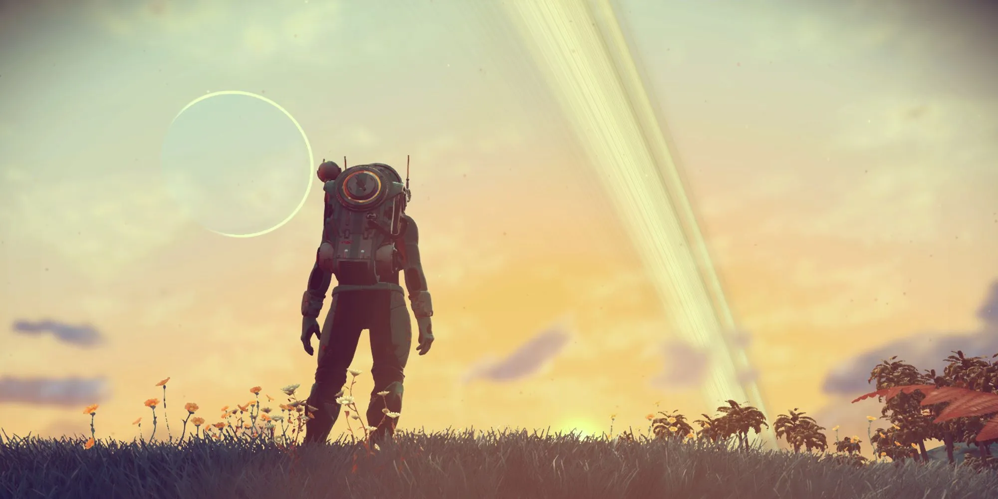 Cảnh quan No Man's Sky với một hành tinh màu vàng và một hành tinh khác ở phía xa trên đường chân trời