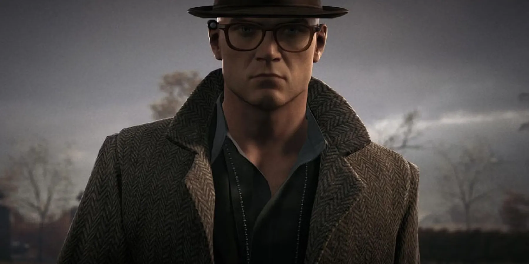 Đặc vụ 47 trong một bộ cải trang tại một địa điểm trong Hitman 3