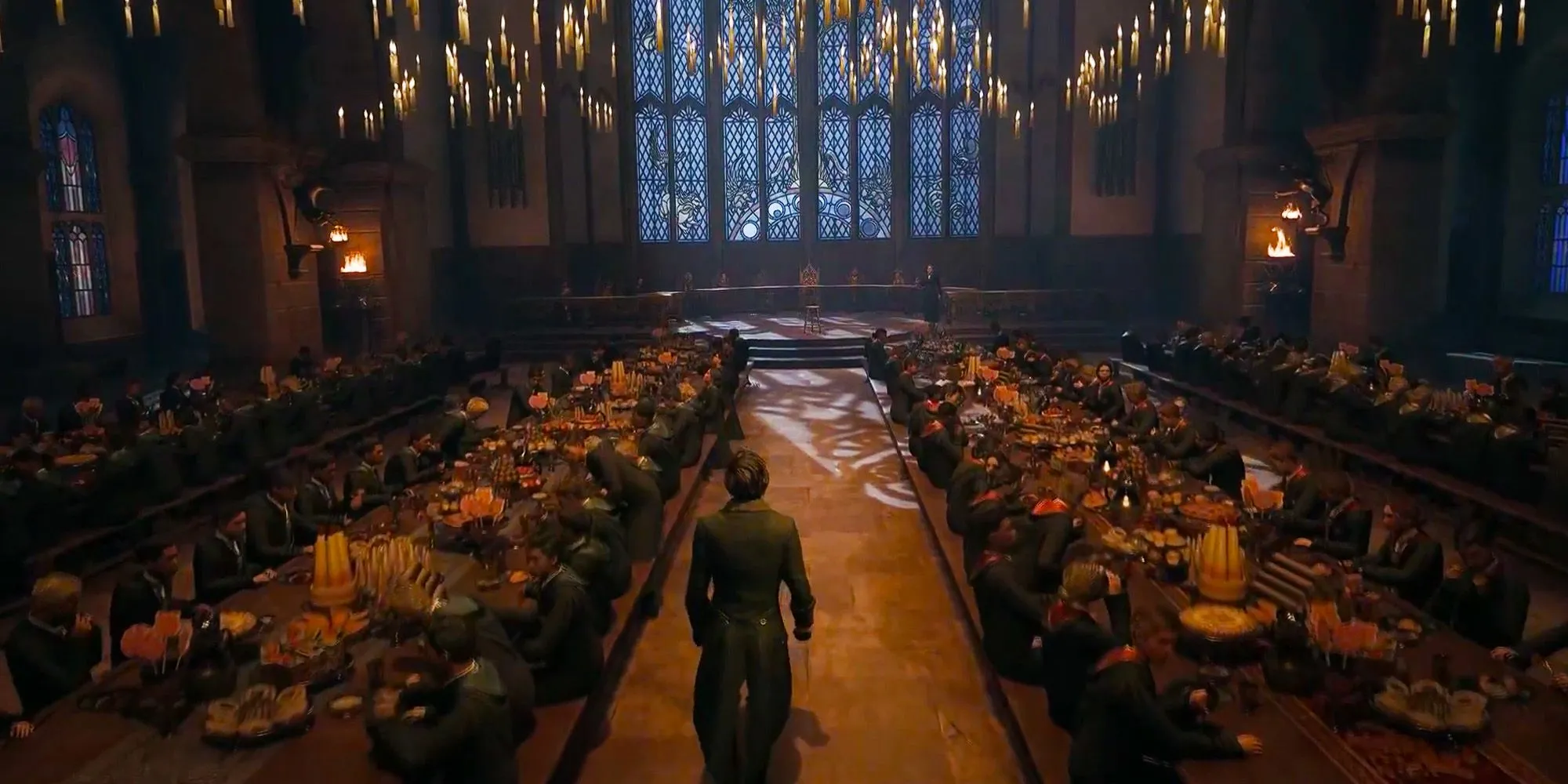 Đại sảnh đường Hogwarts trong Hogwarts Legacy với bàn tiệc