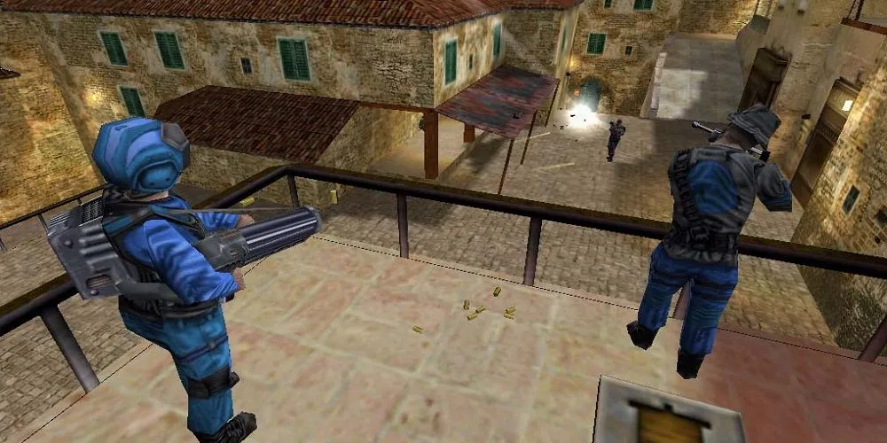 Hai người chơi Team Fortress Classic đang giao tranh trong một bản đồ game