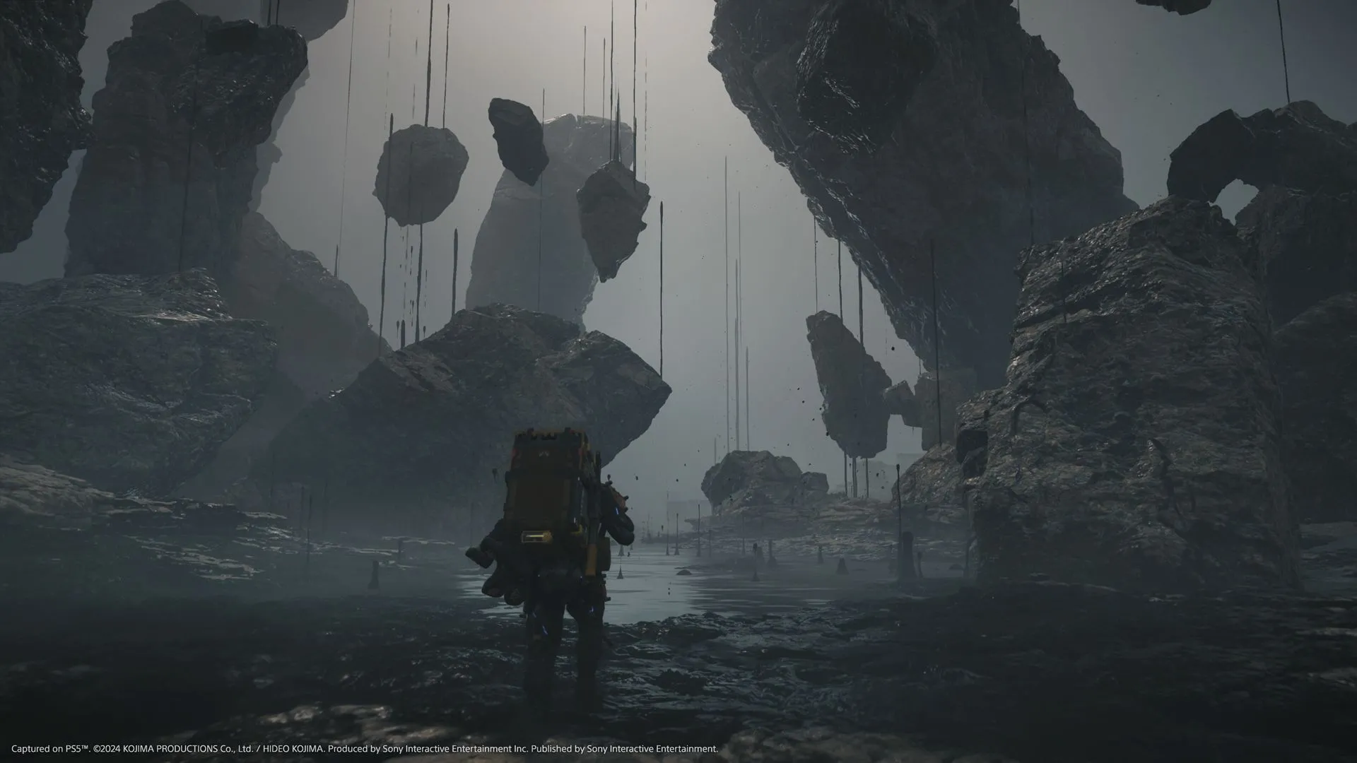 Một cảnh trong game Death Stranding 2: On the Beach với Sam Porter Bridges