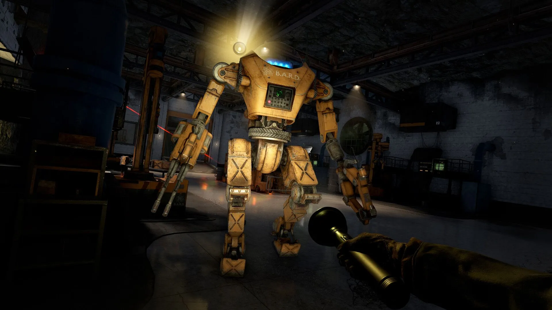 Một robot B.A.R.D. với vũ khí trong game Atomfall