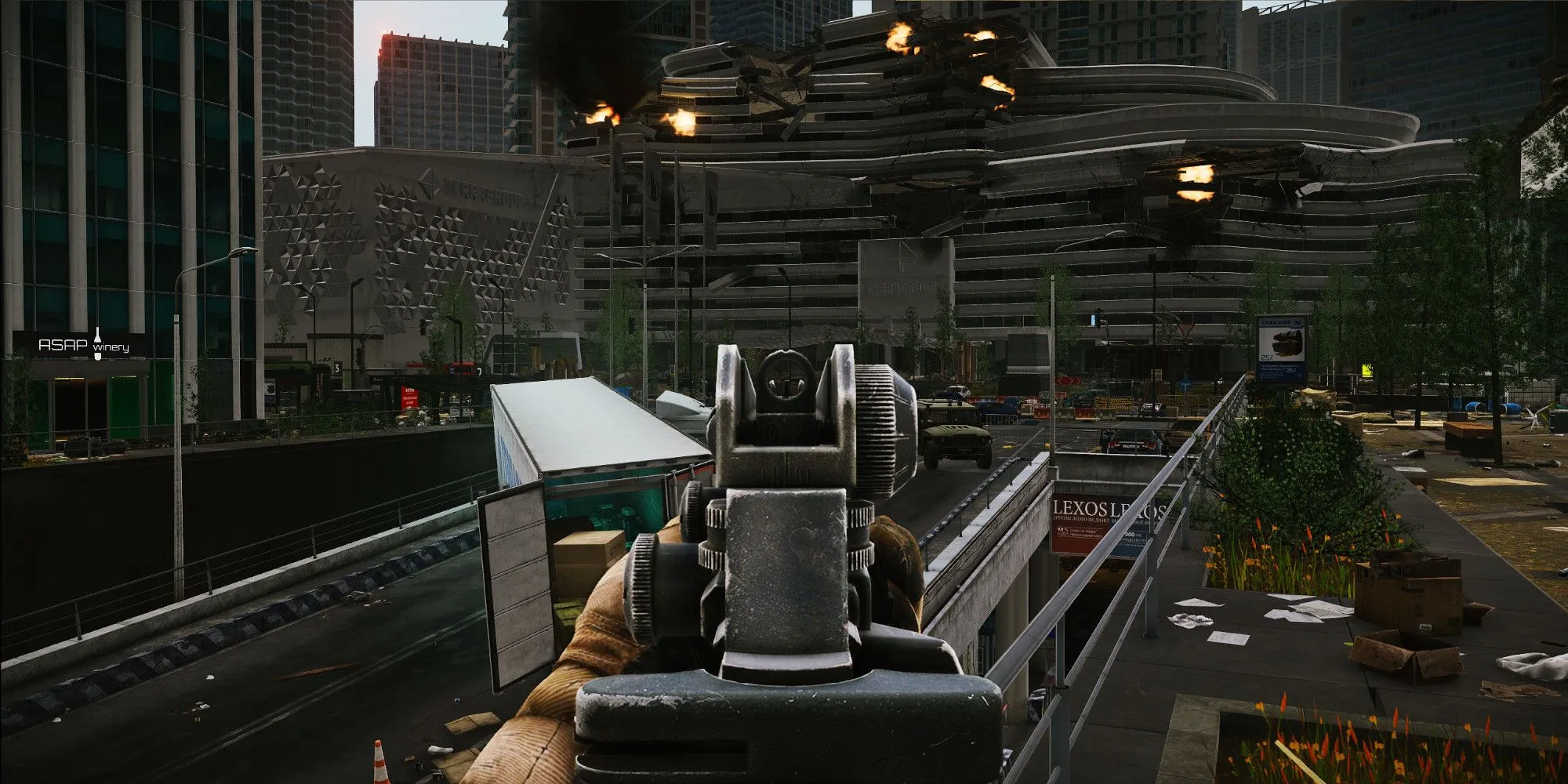 Người chơi di chuyển trên bản đồ Ground Zero không HUD trong Escape From Tarkov