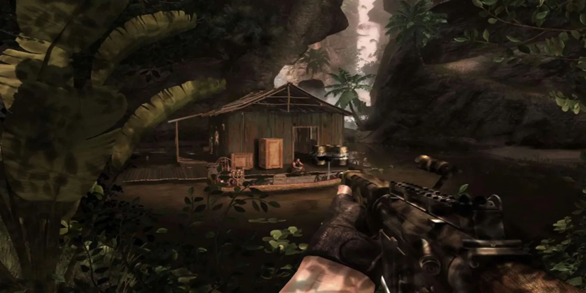 Nhân vật game Far Cry 2 nhìn qua ống ngắm súng trường trong bối cảnh môi trường châu Phi