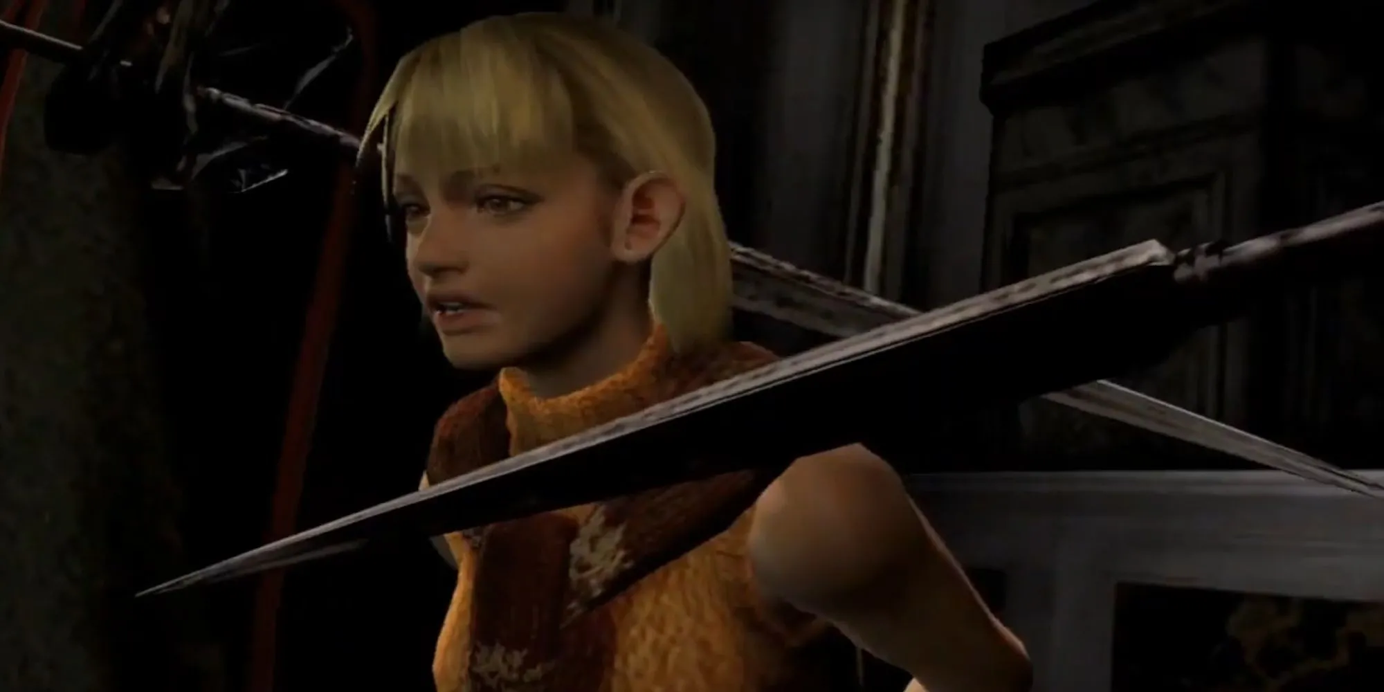 Nhân vật Leon S. Kennedy trong game Resident Evil 4 đang nhắm bắn kẻ thù trong một ngôi làng châu Âu