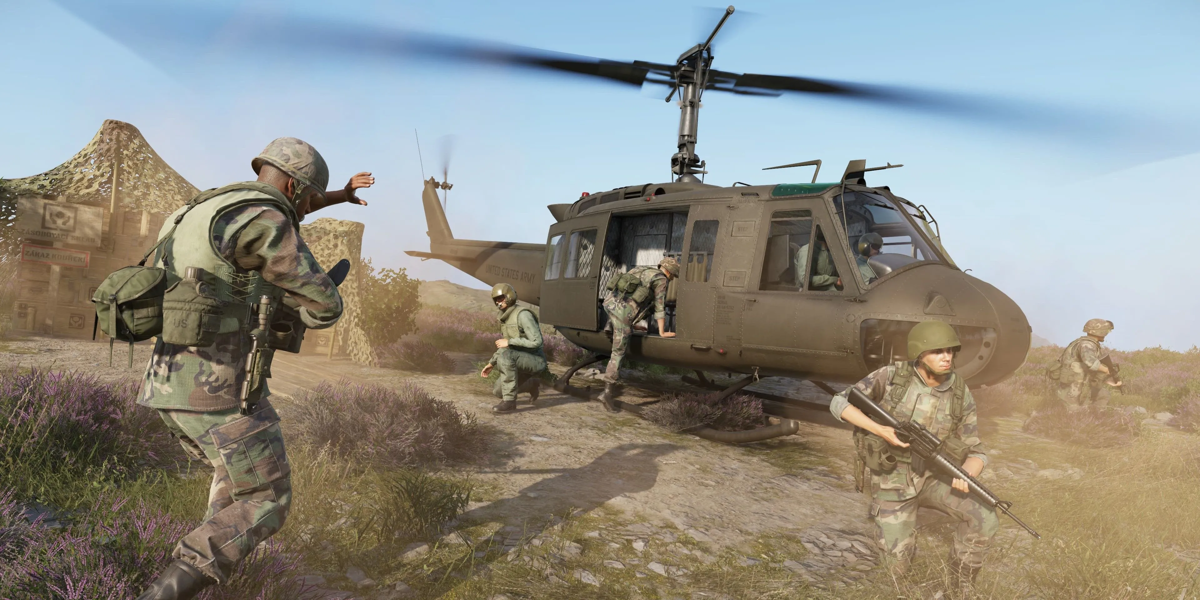 Trực thăng UH-1H bay lượn trong ArmA Reforger