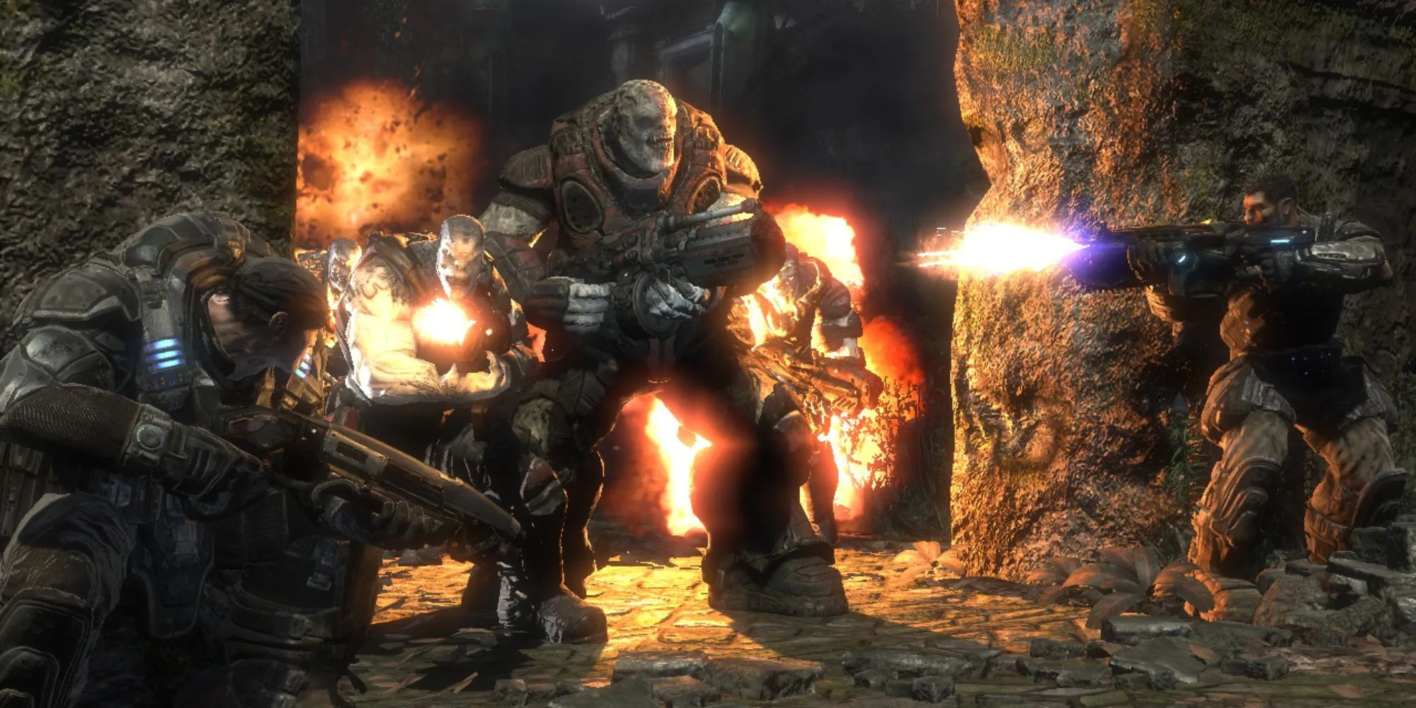 Nhân vật chính Marcus Fenix trong Gears of War đang chiến đấu