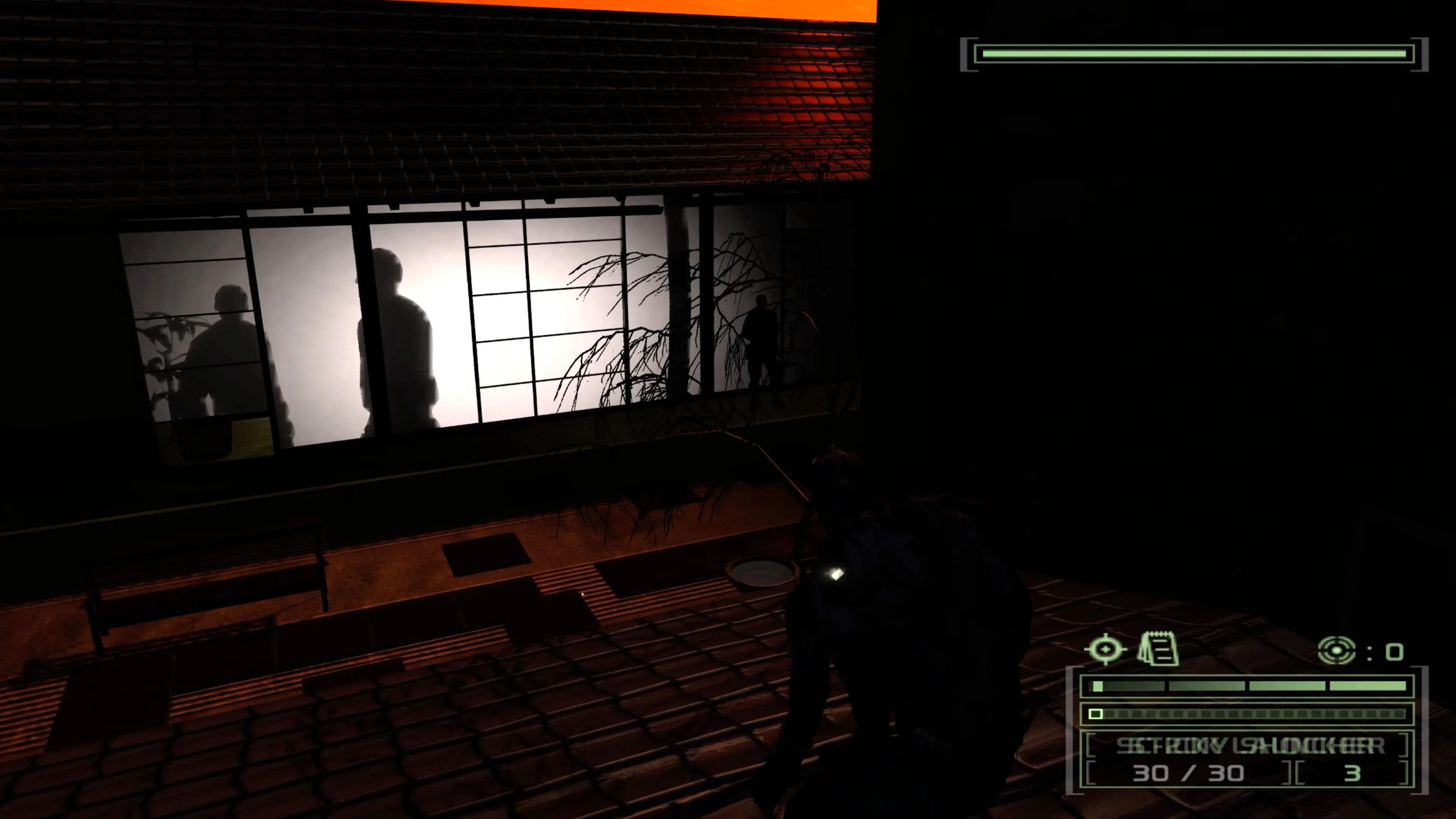 Sam Fisher trong Splinter Cell Chaos Theory sử dụng kính nhìn đêm